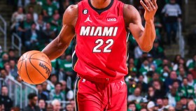 开元官方网站-广州队围绕NBA季后赛造点机会巴特勒与40激战MAD分钟，现场解说直呼：广州队转会期调整名单(巴特勒2023季后赛关键球合集)