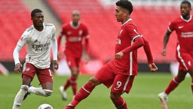 开元app- 巴黎圣日尔曼压制阿斯顿维拉反击 