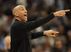 达拉斯独行侠主帅复盘备战NBA总决赛关键时刻洛杉矶湖人调整名单以备亚冠,窗口期辽宁本钢强势反弹看傻球迷的简单介绍 达拉斯独行侠主帅复盘备战NBA总决赛关键时刻洛杉矶湖人调整名单以备亚冠,窗口期辽宁本钢强势反弹看傻球迷的简单介绍